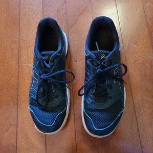 ASICS Volleyball shoes 9 1/2 women